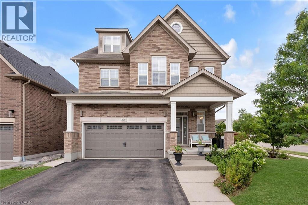 225 TREMAINE Crescent - 3