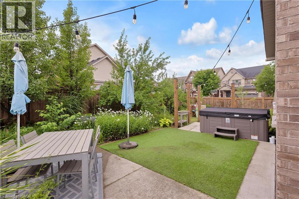 225 TREMAINE Crescent - 46