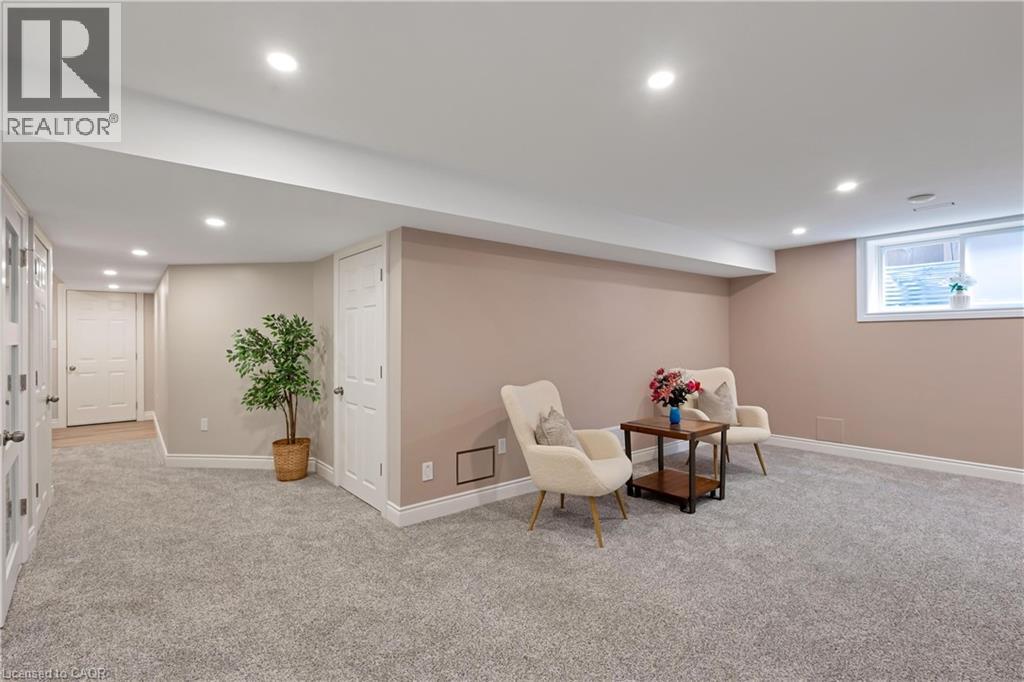 225 TREMAINE Crescent - 24