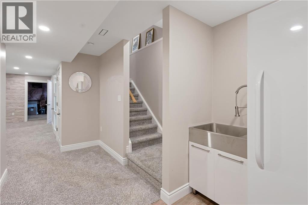 225 TREMAINE Crescent - 39