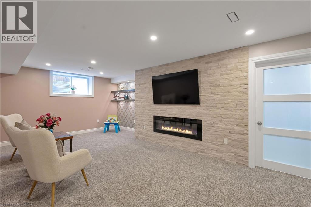 225 TREMAINE Crescent - 43