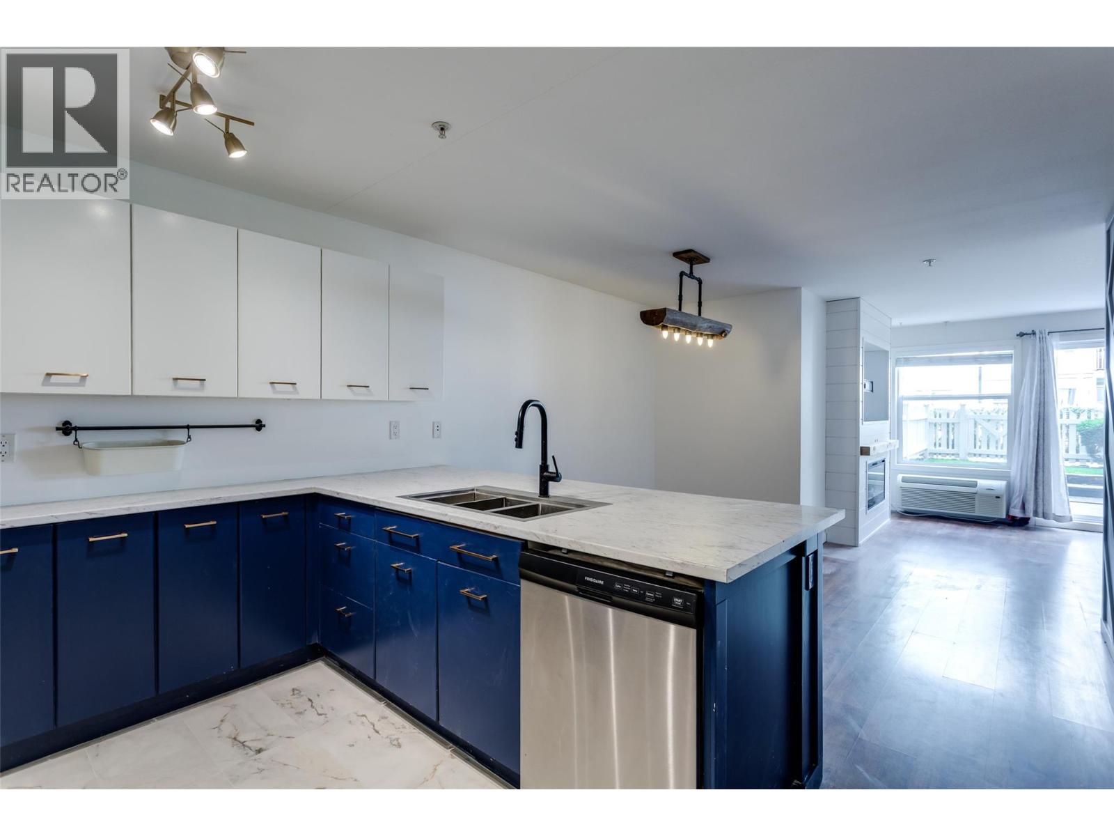 #107 533 Yates Road N - 11