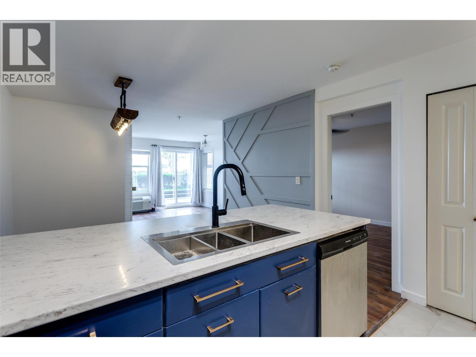 #107 533 Yates Road N - 12