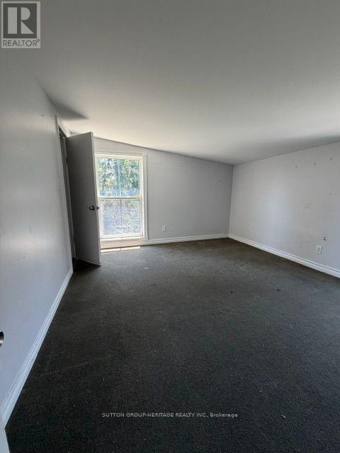 29 BROOK ROAD S - 18