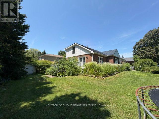 29 BROOK ROAD S - 29