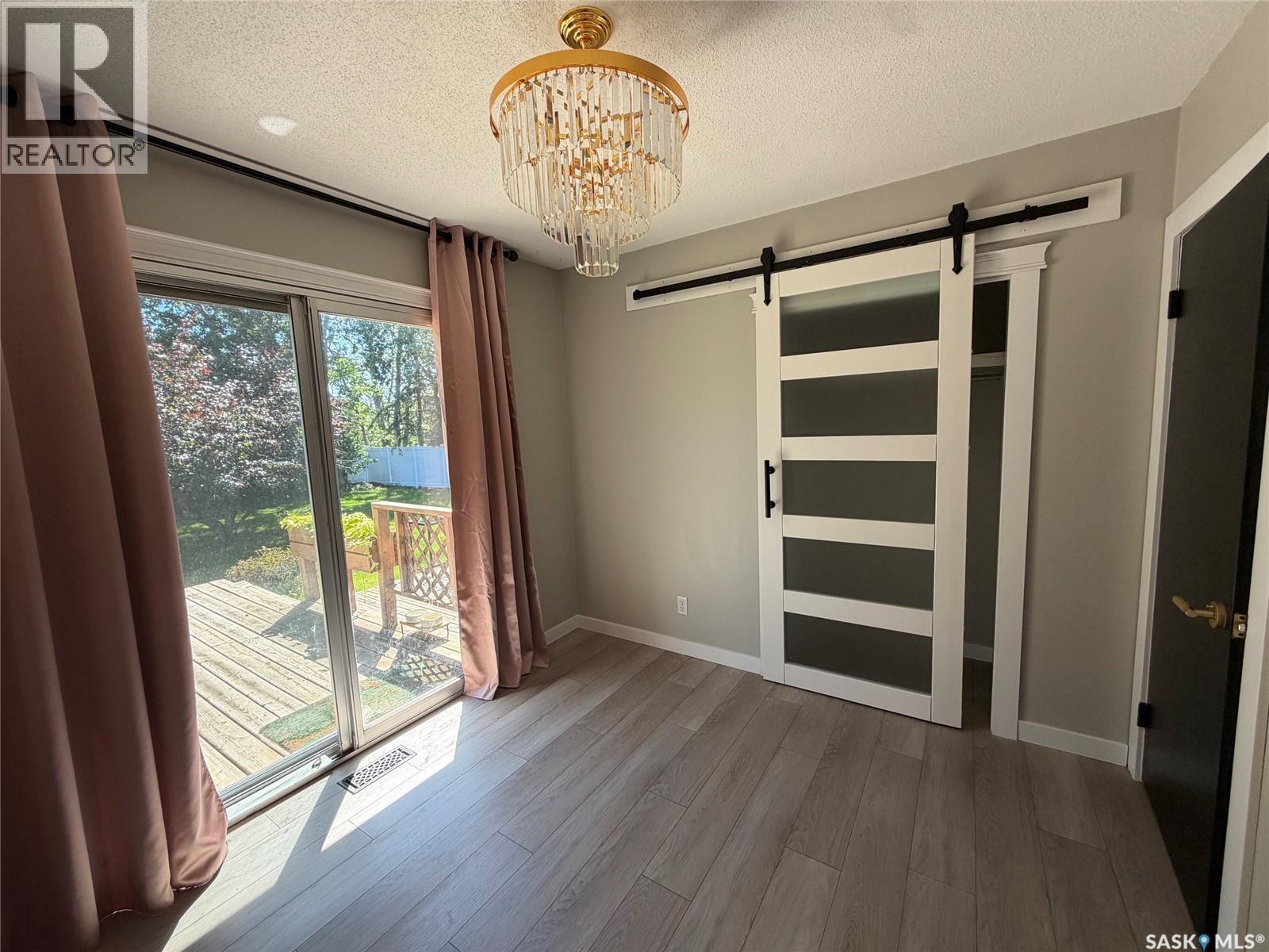 130 Rose AVENUE - 16