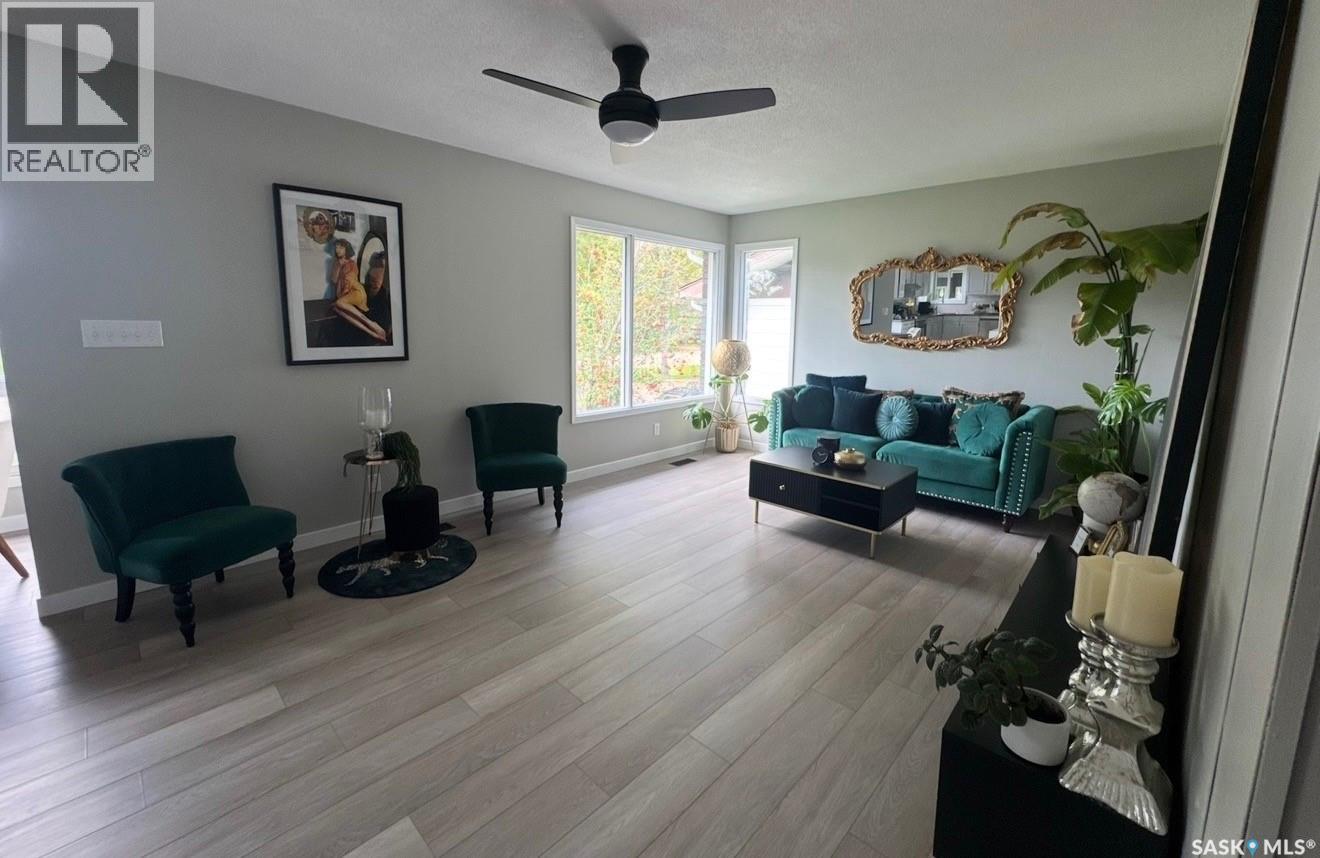 130 Rose AVENUE - 19