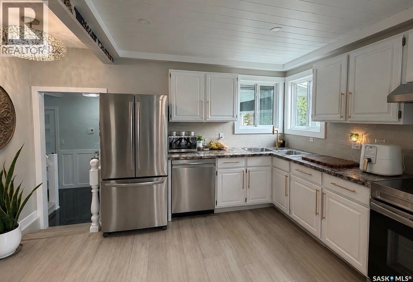 130 Rose AVENUE - 3