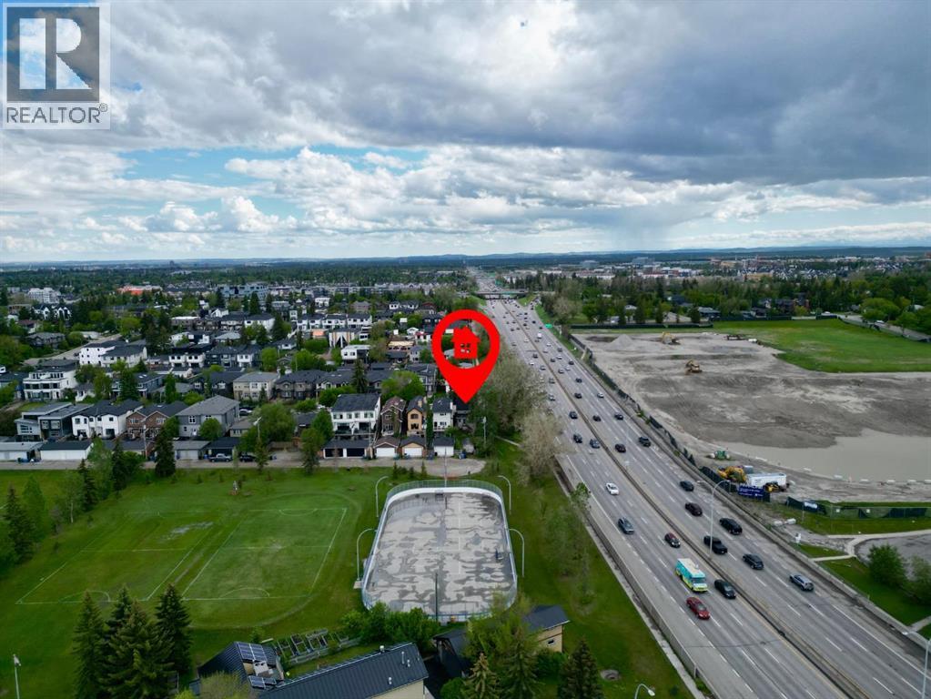 2452 28 Avenue SW - 33