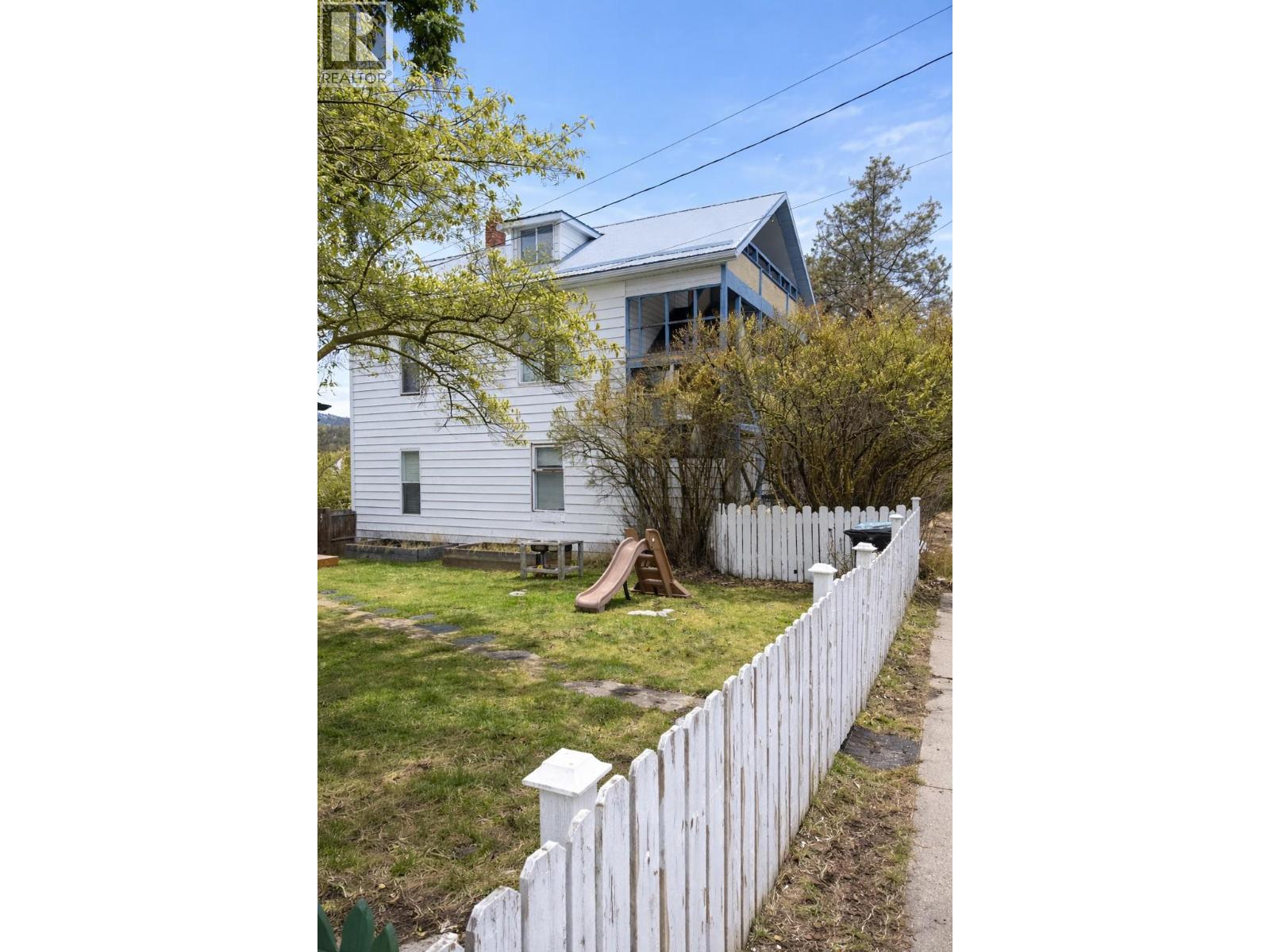 229 9Th Avenue S - 2