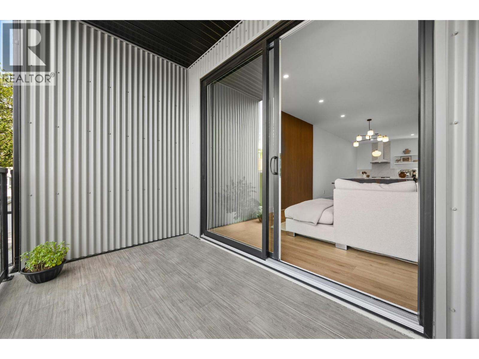 #3 1506 39A Avenue - 33