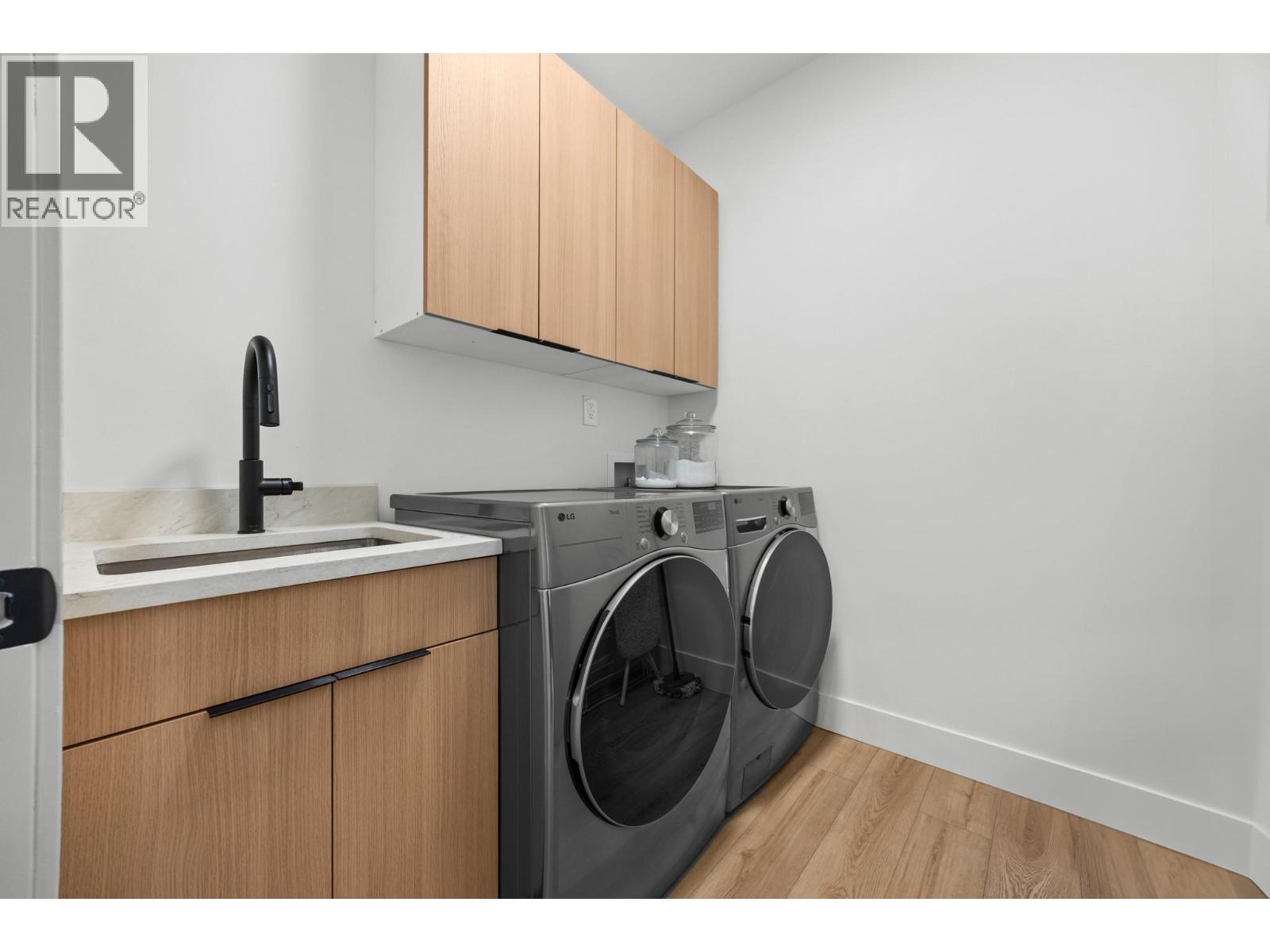 #3 1506 39A Avenue - 32
