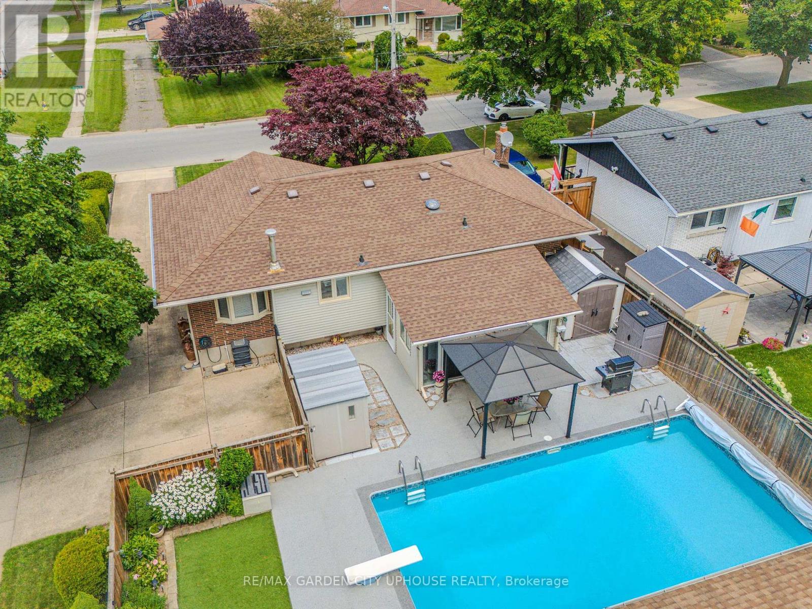 2 CROYDON DRIVE - 34