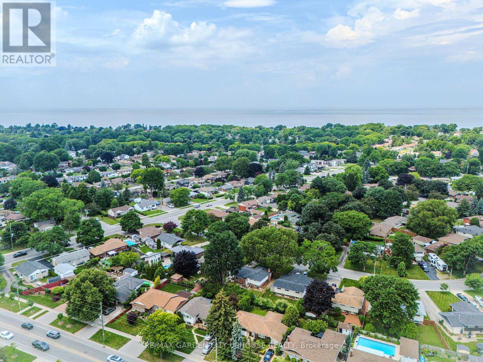 2 CROYDON DRIVE - 36
