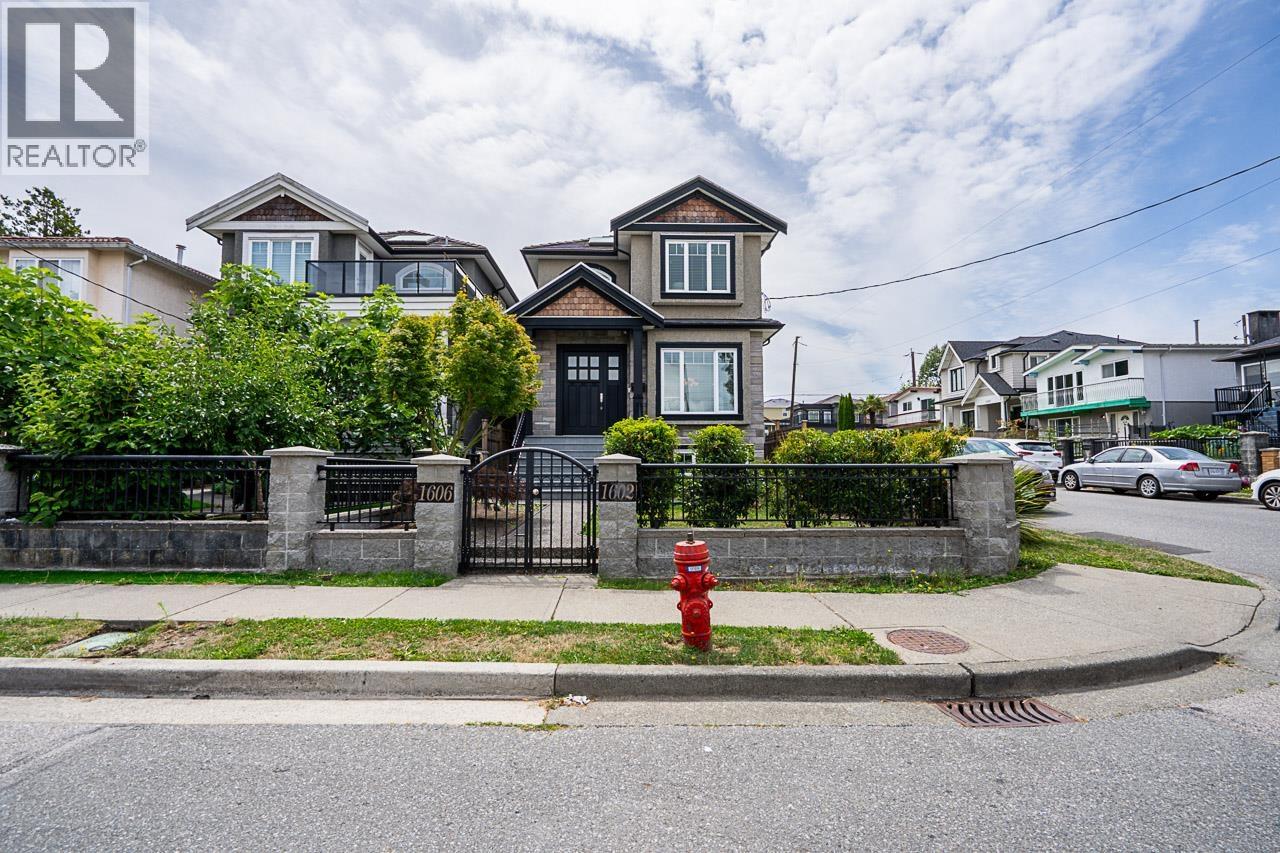 8 Bed, 6 Bath House for Sale in Vancouver – 1606 E 29TH AVENUE, Vancouver – MLS# R3146202 - Image 31