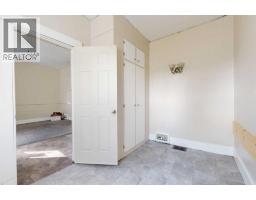 538 12C Street N - photo 7