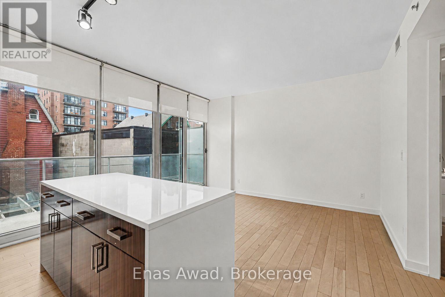 204 – 300 LISGAR STREET, Ottawa. Luxury613. By Peter Sagos - Image 5