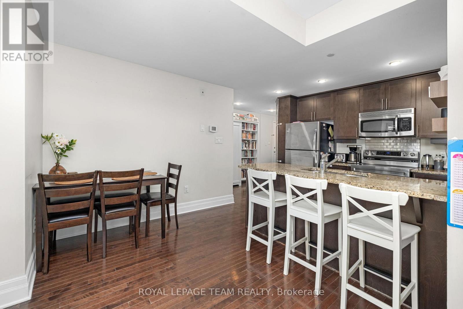 #212 950 MARGUERITE AVENUE - 16
