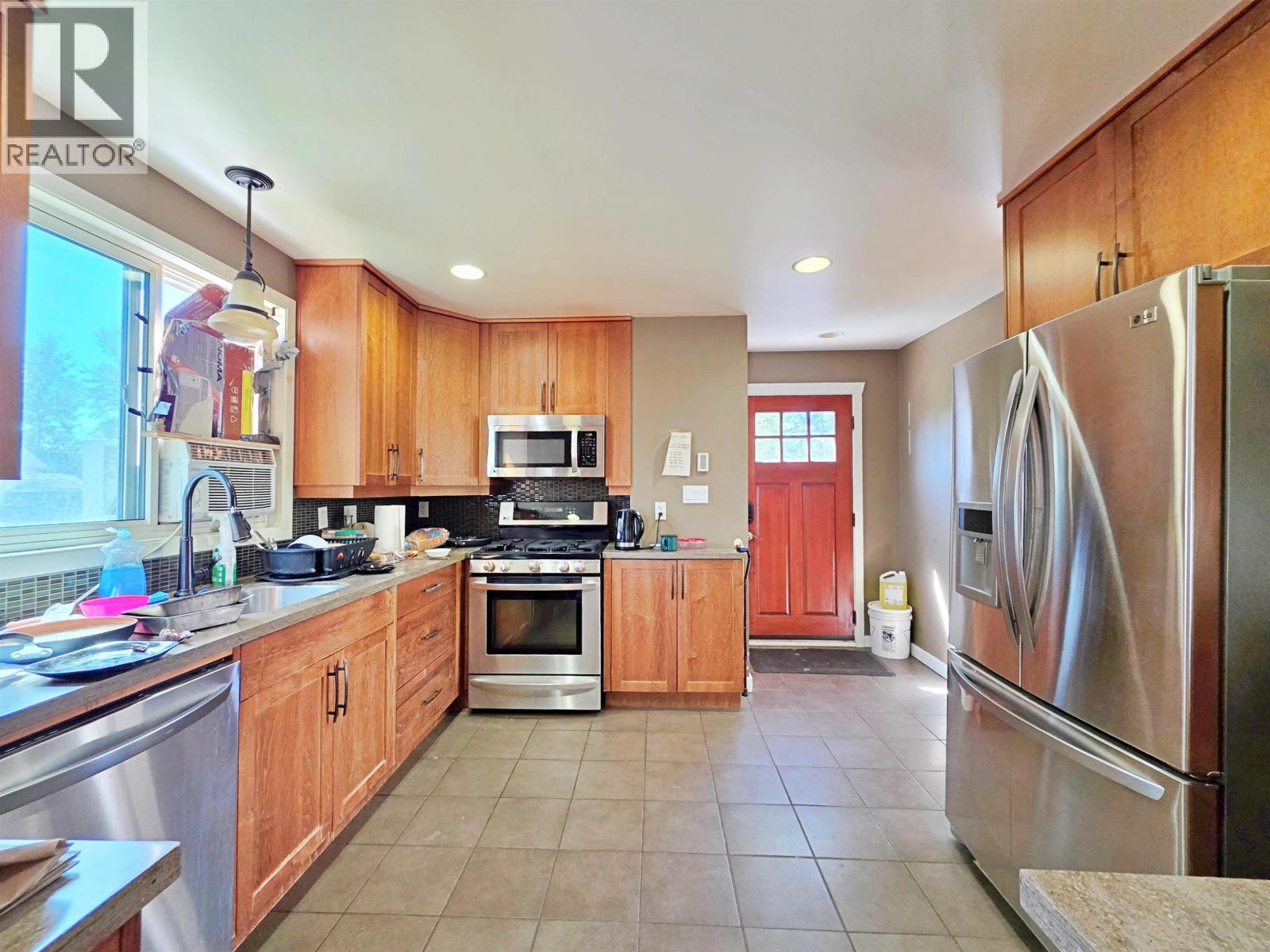 736 REID STREET - 12