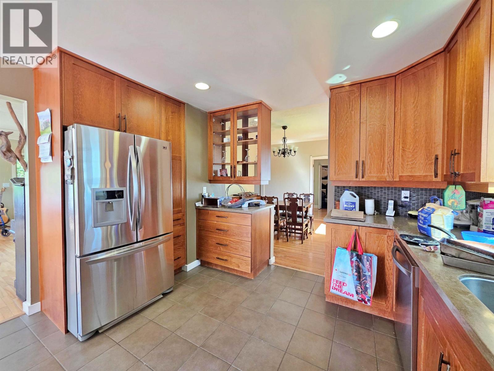 736 REID STREET - 11