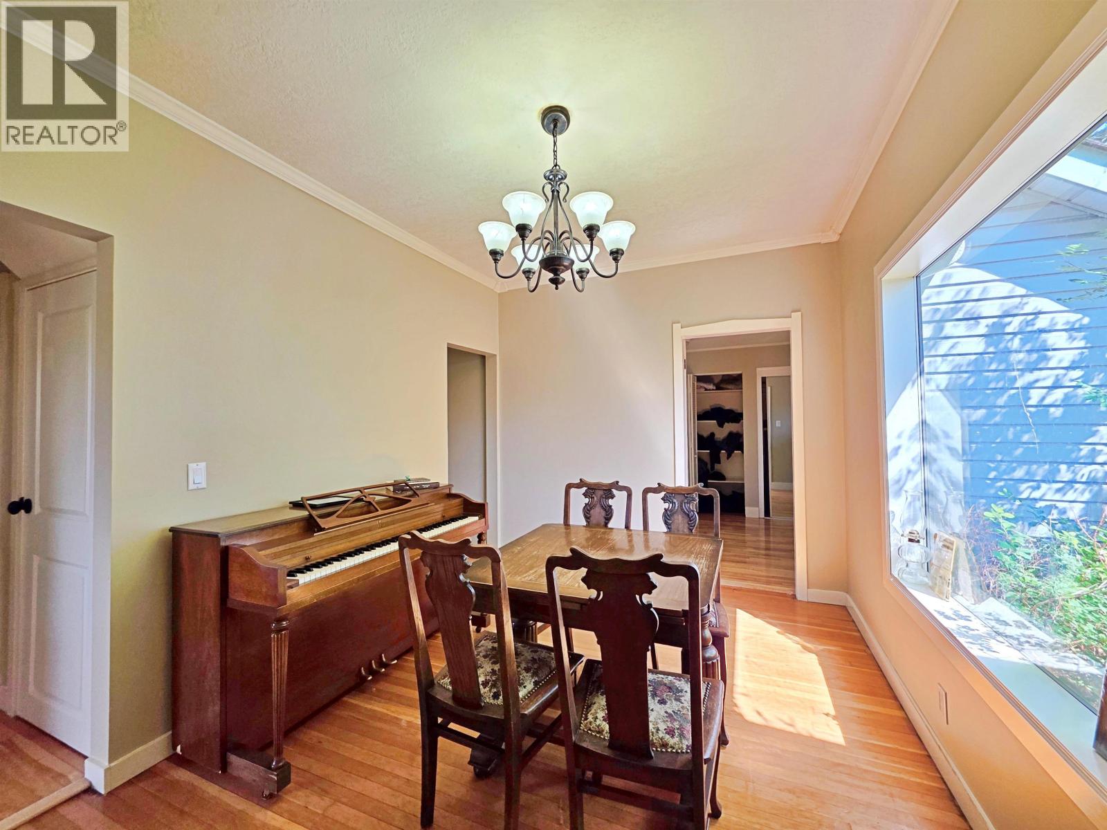 736 REID STREET - 13