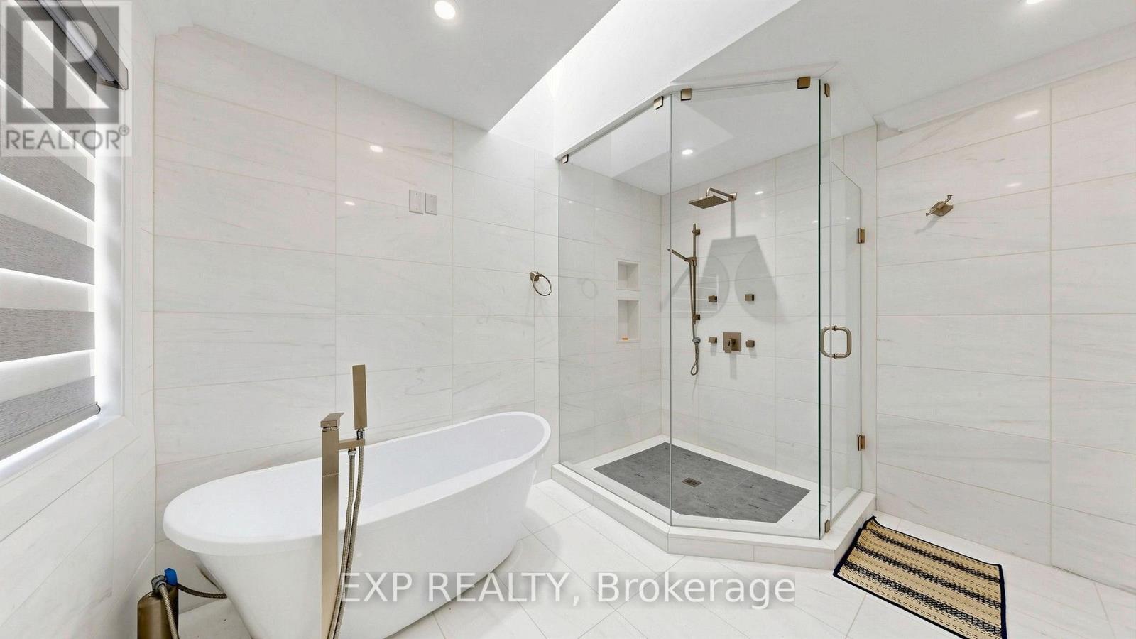 44 TOWER DRIVE - Image 32