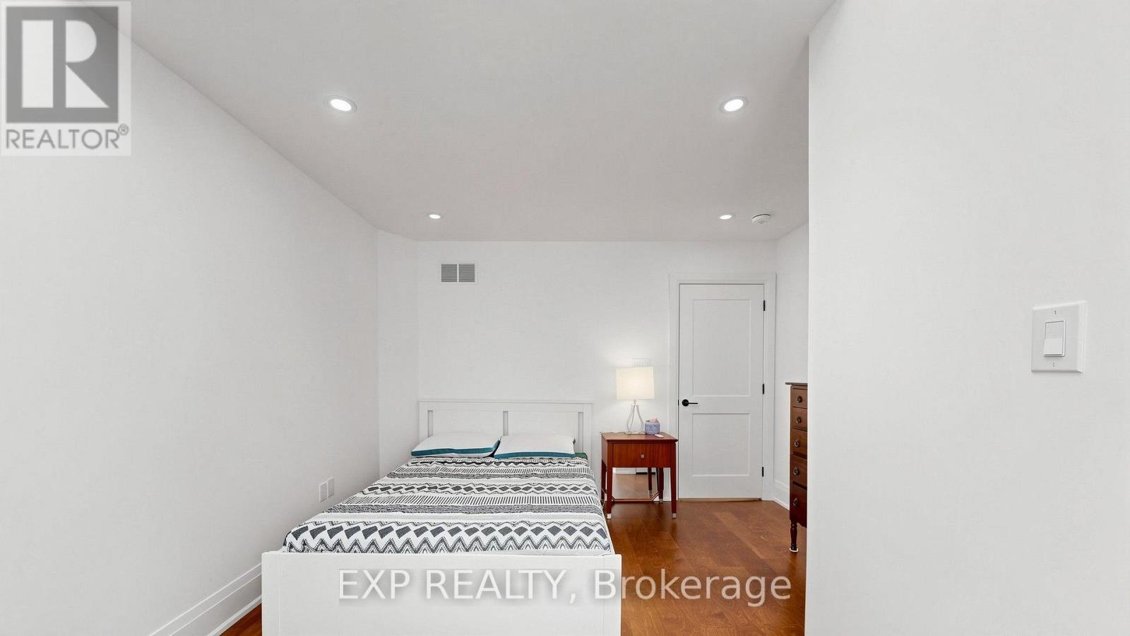 44 TOWER DRIVE - 33