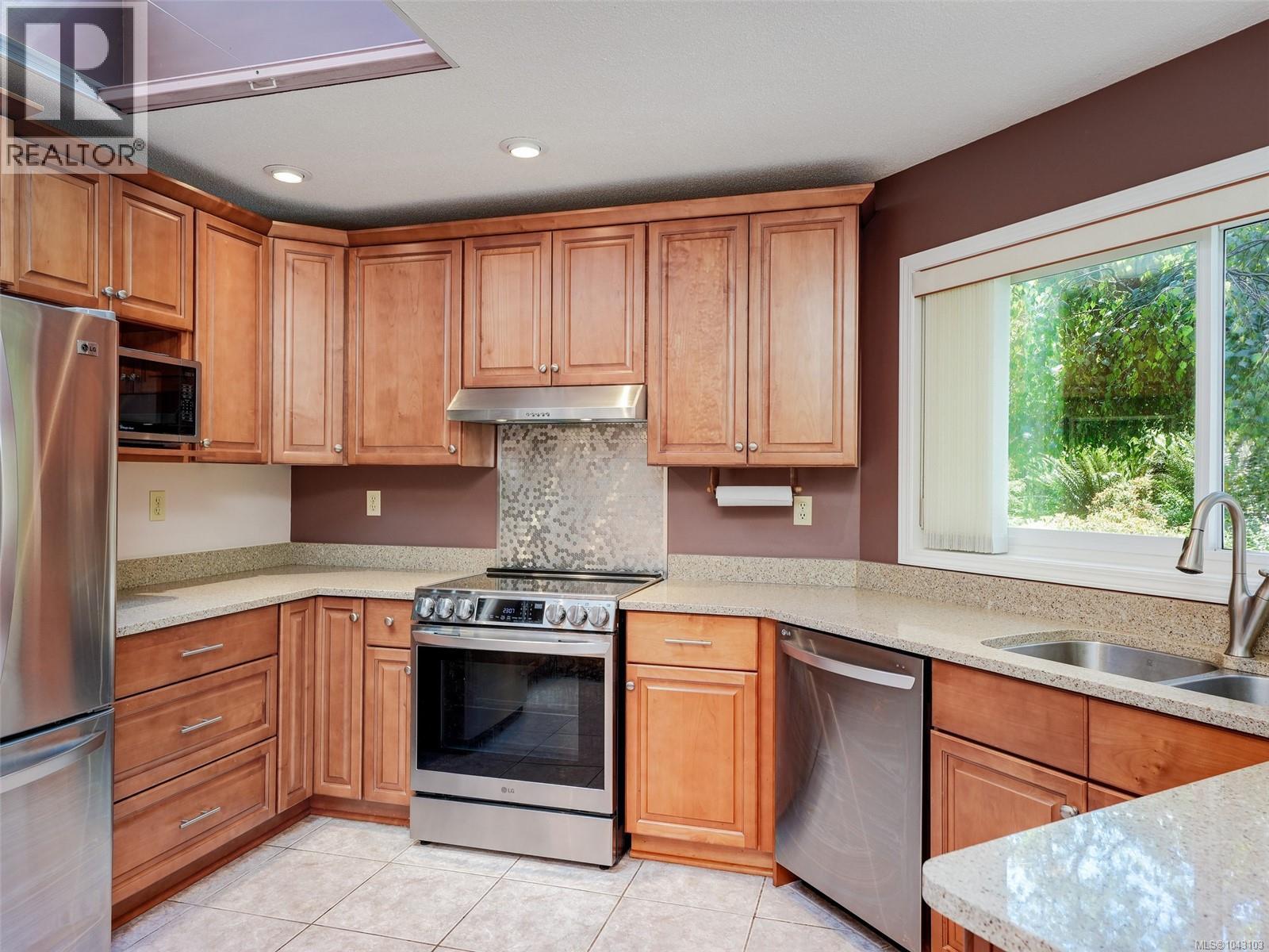 1055 Thistlewood Dr - 13