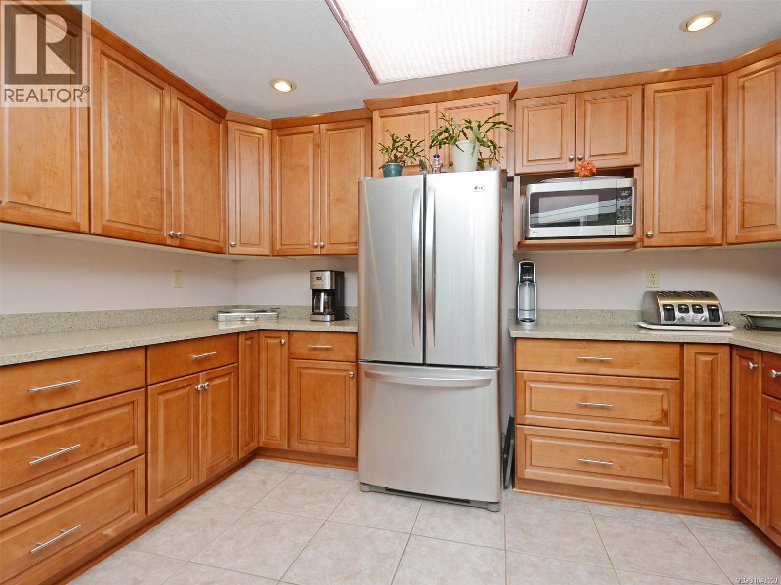 1055 Thistlewood Dr - 17