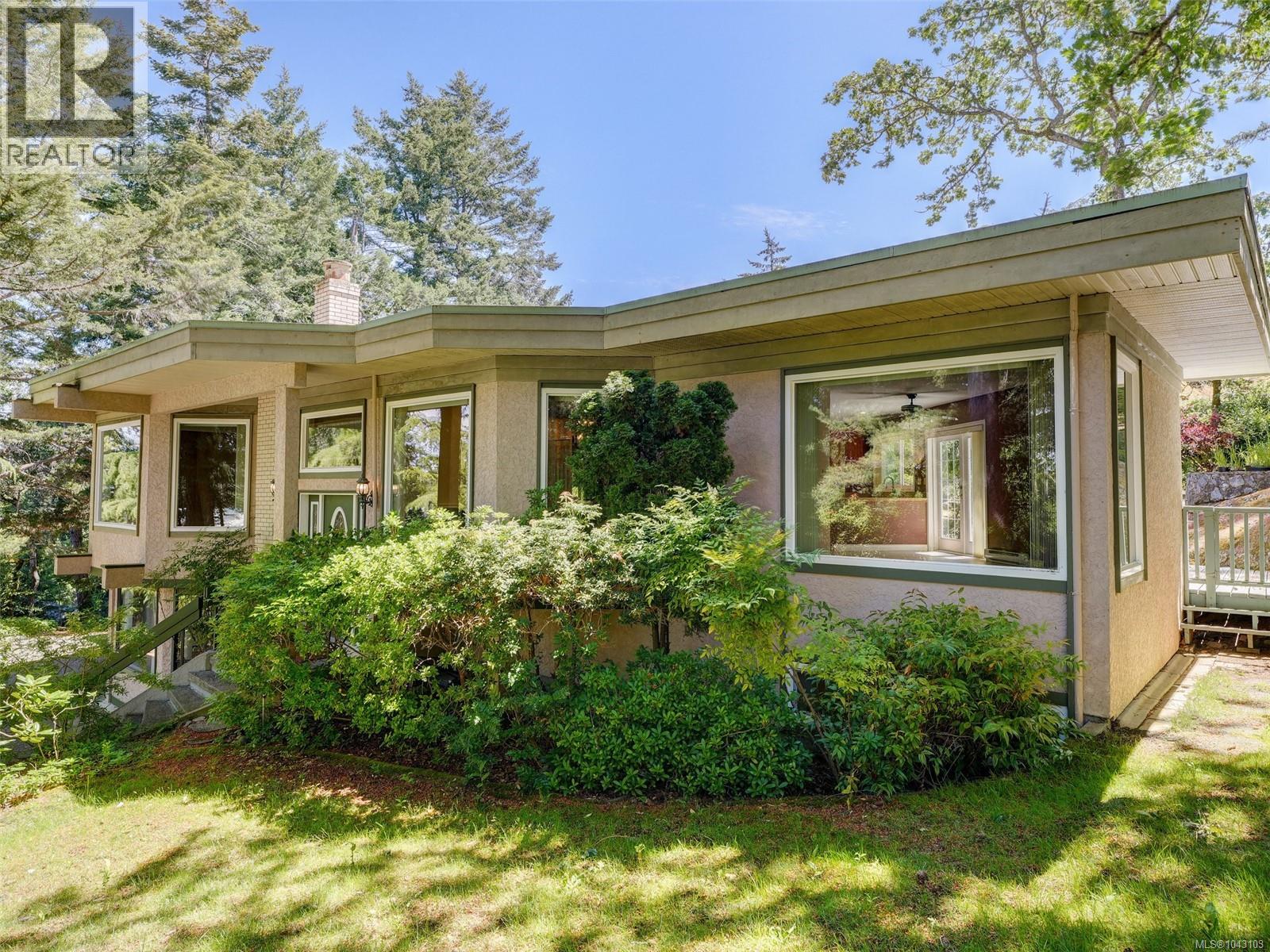 1055 Thistlewood Dr - 3
