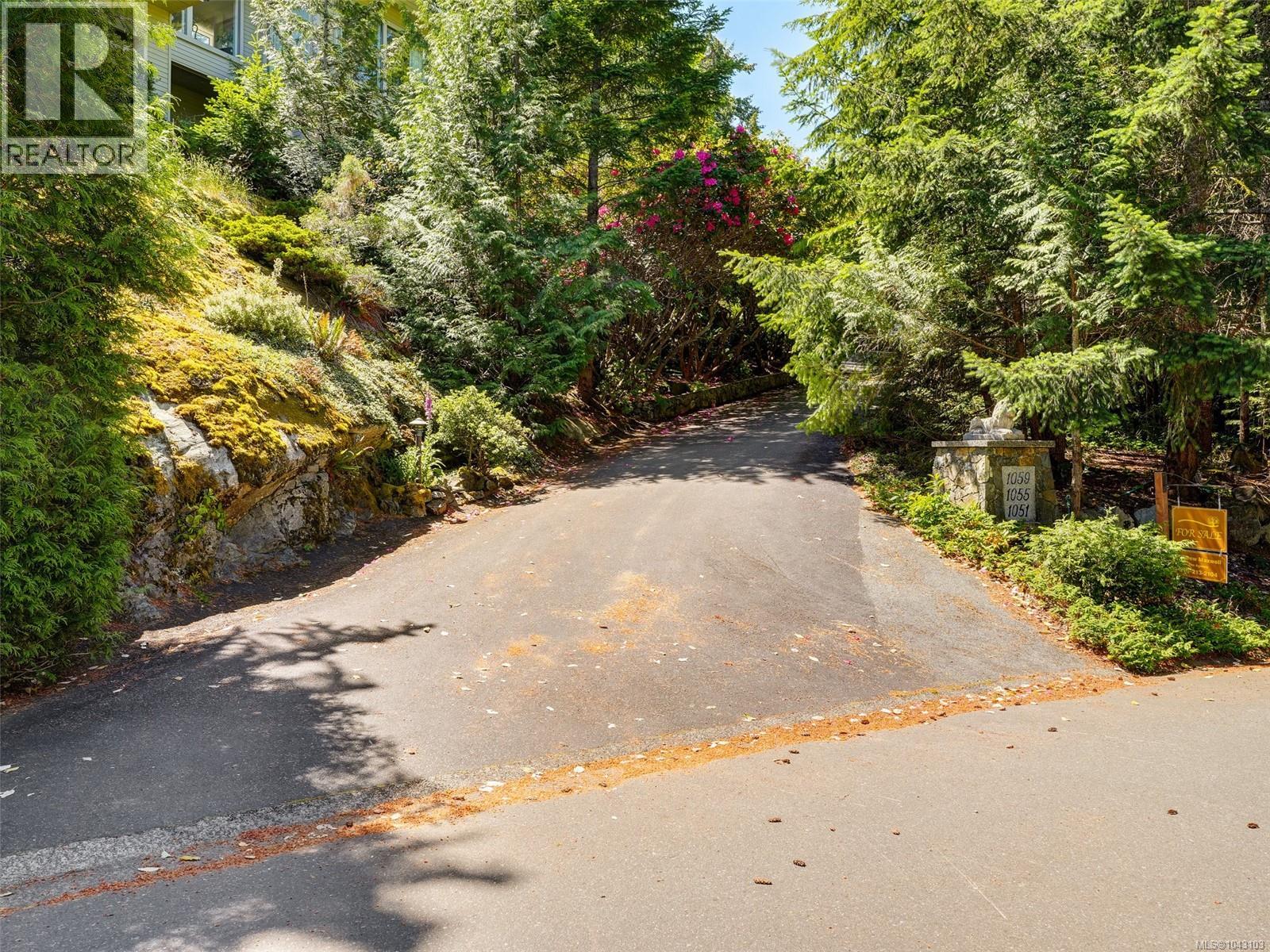 1055 Thistlewood Dr - 38