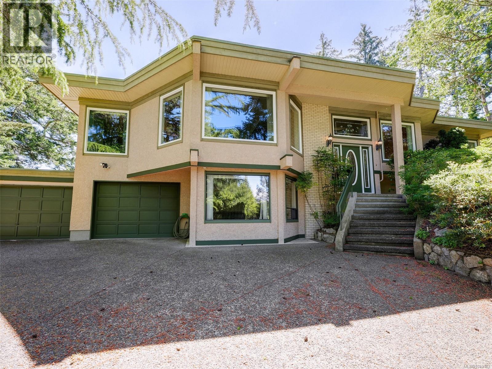 1055 Thistlewood Dr - 4