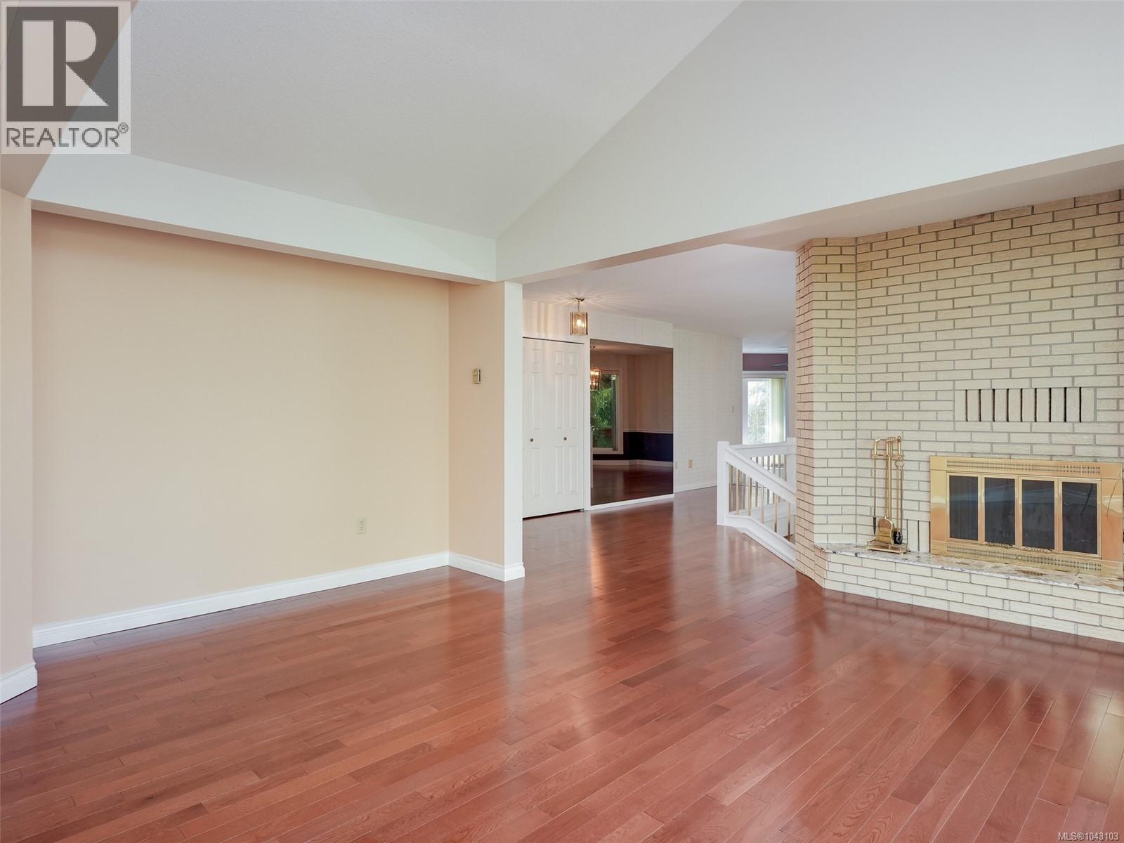 1055 Thistlewood Dr - 44