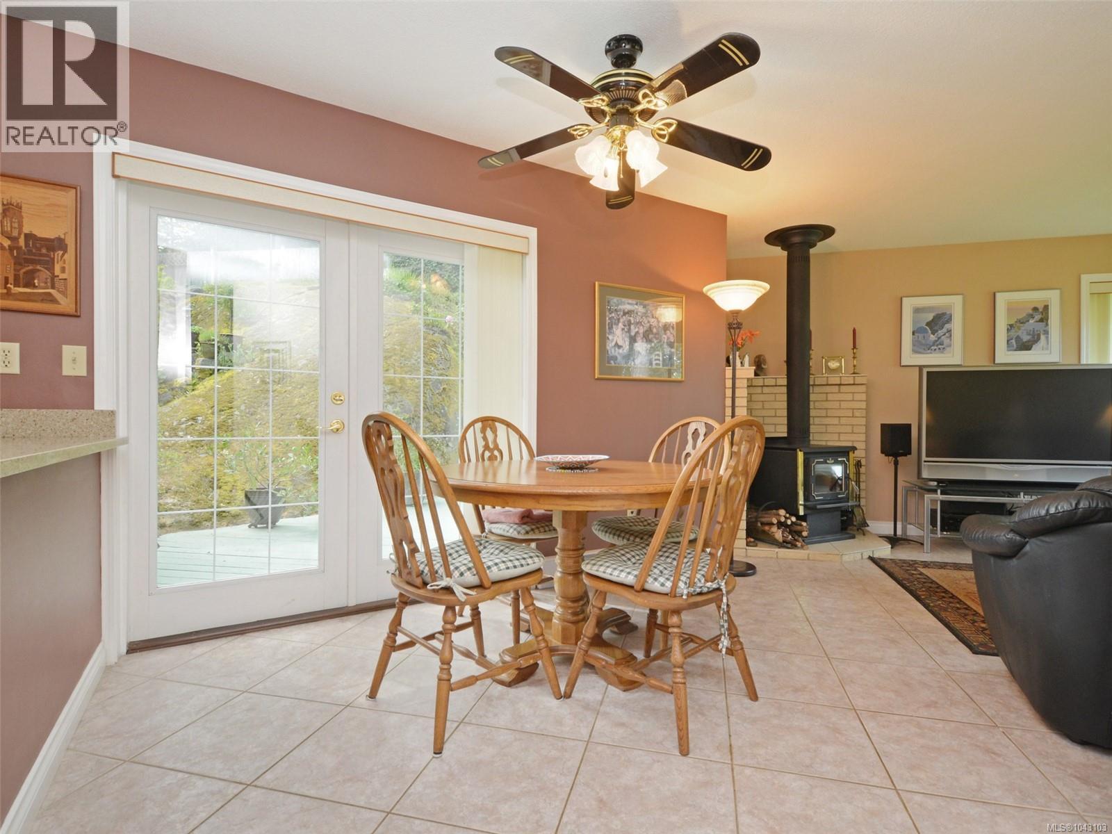 1055 Thistlewood Dr - 8
