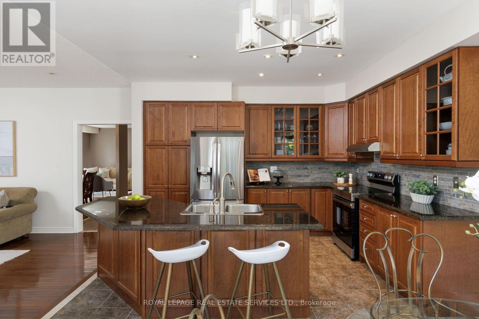 2190 KINGSRIDGE DRIVE - Image 13