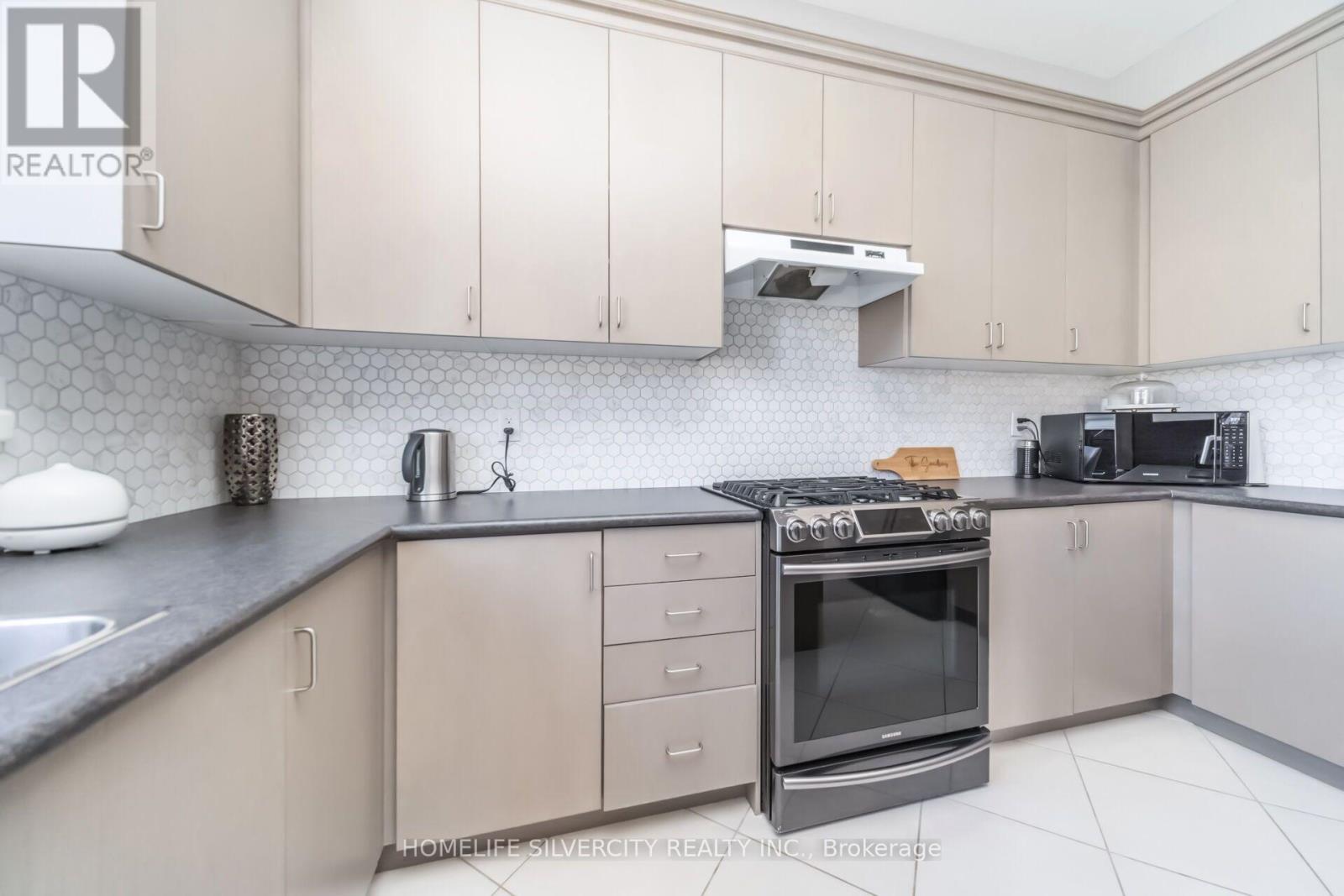 14 OBSERVATORY CRESCENT - 19