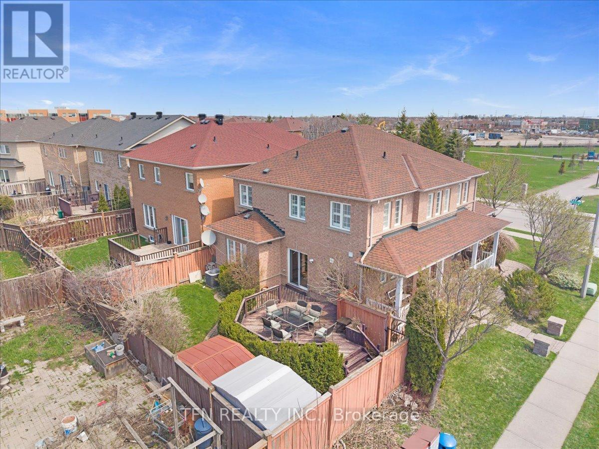 70 SEWELLS LANE - 38
