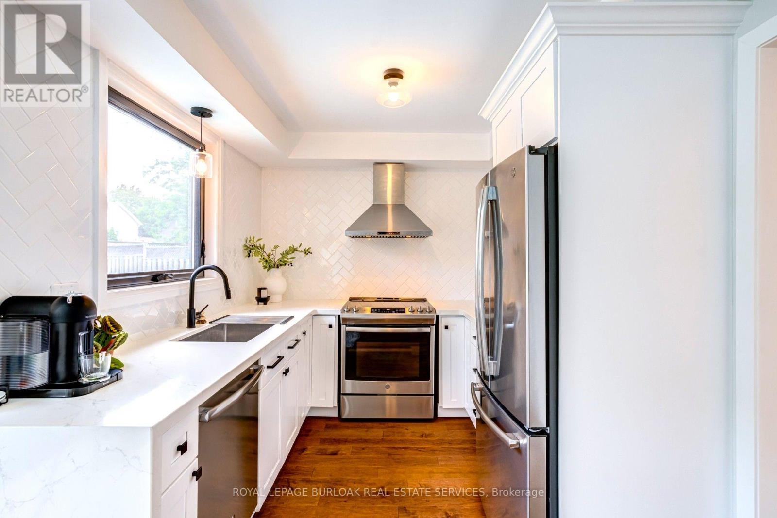 34 AMBLECOTE PLACE - 11
