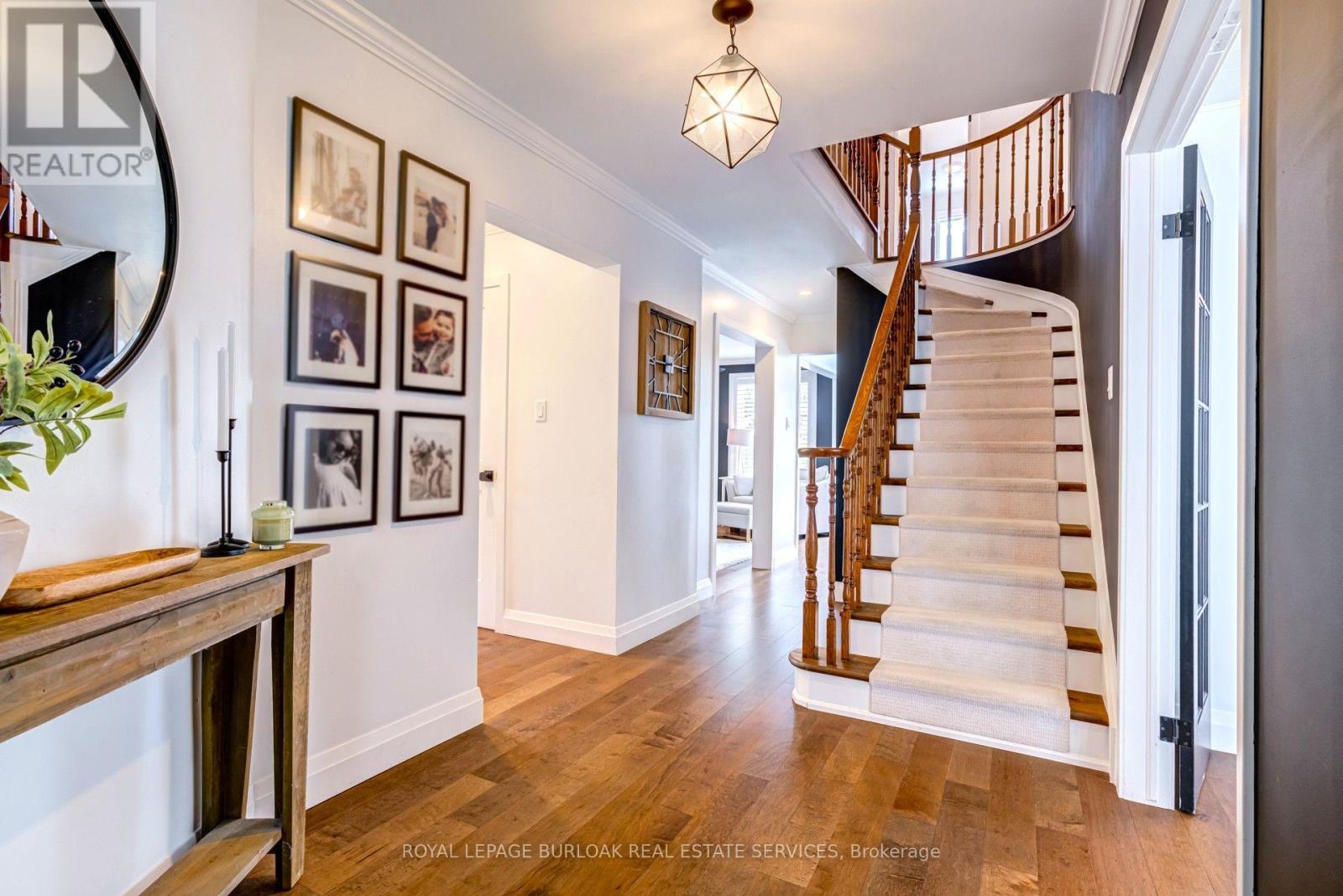 34 AMBLECOTE PLACE - Image 3