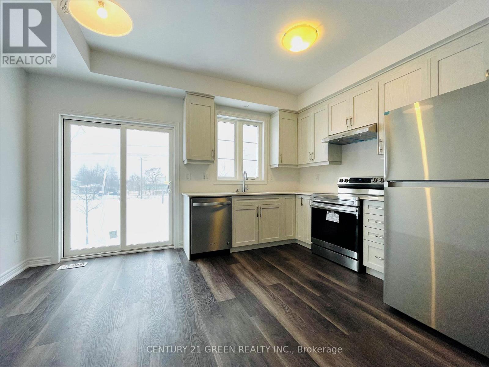 #11 575 WOODWARD AVENUE - 1