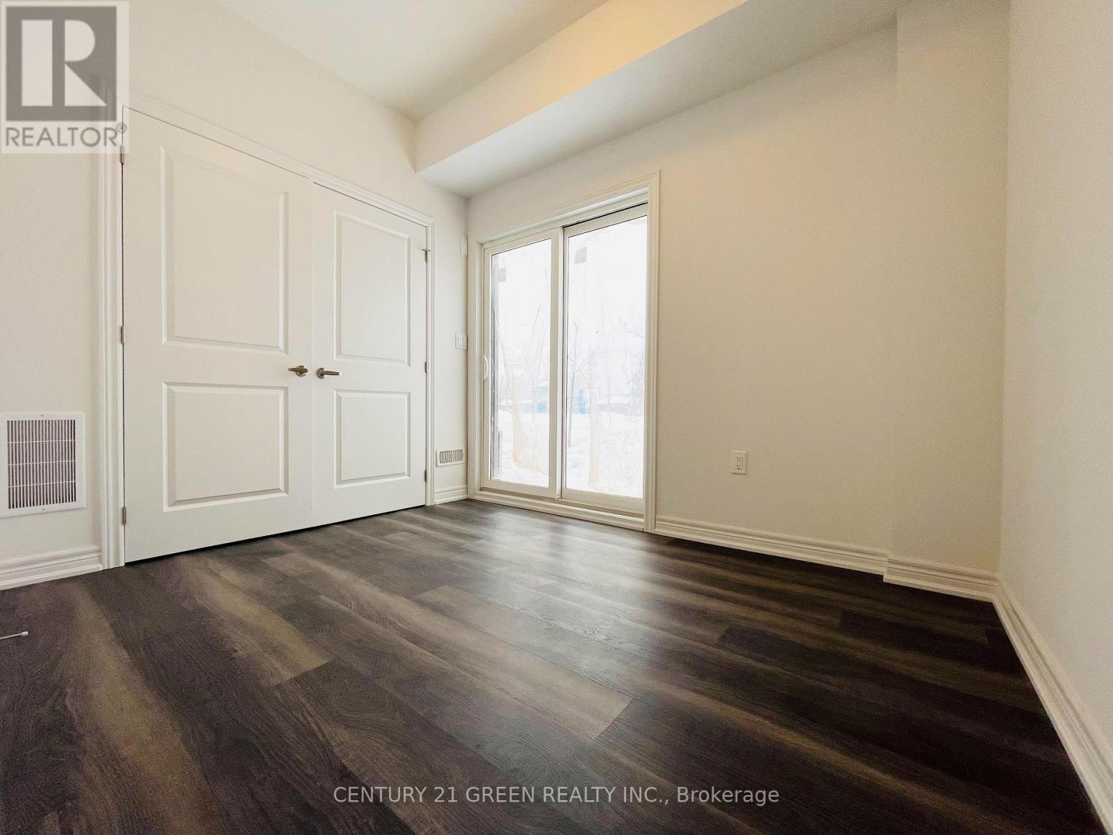 #11 575 WOODWARD AVENUE - 8