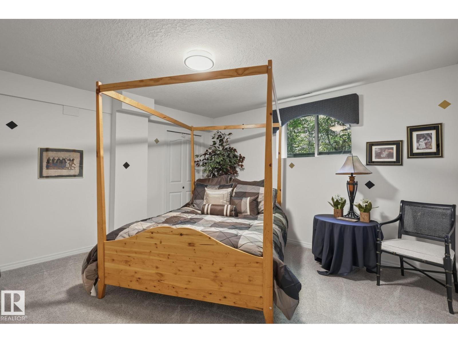 9 Martin RD - 32