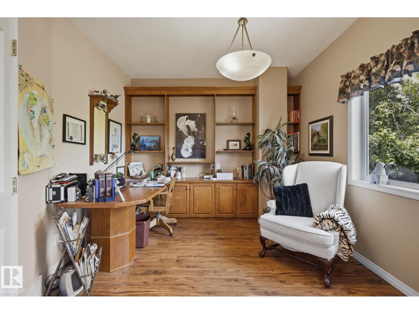 9 Martin RD - 23