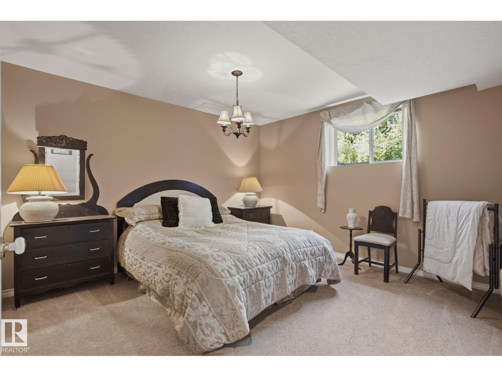 9 Martin RD - 33