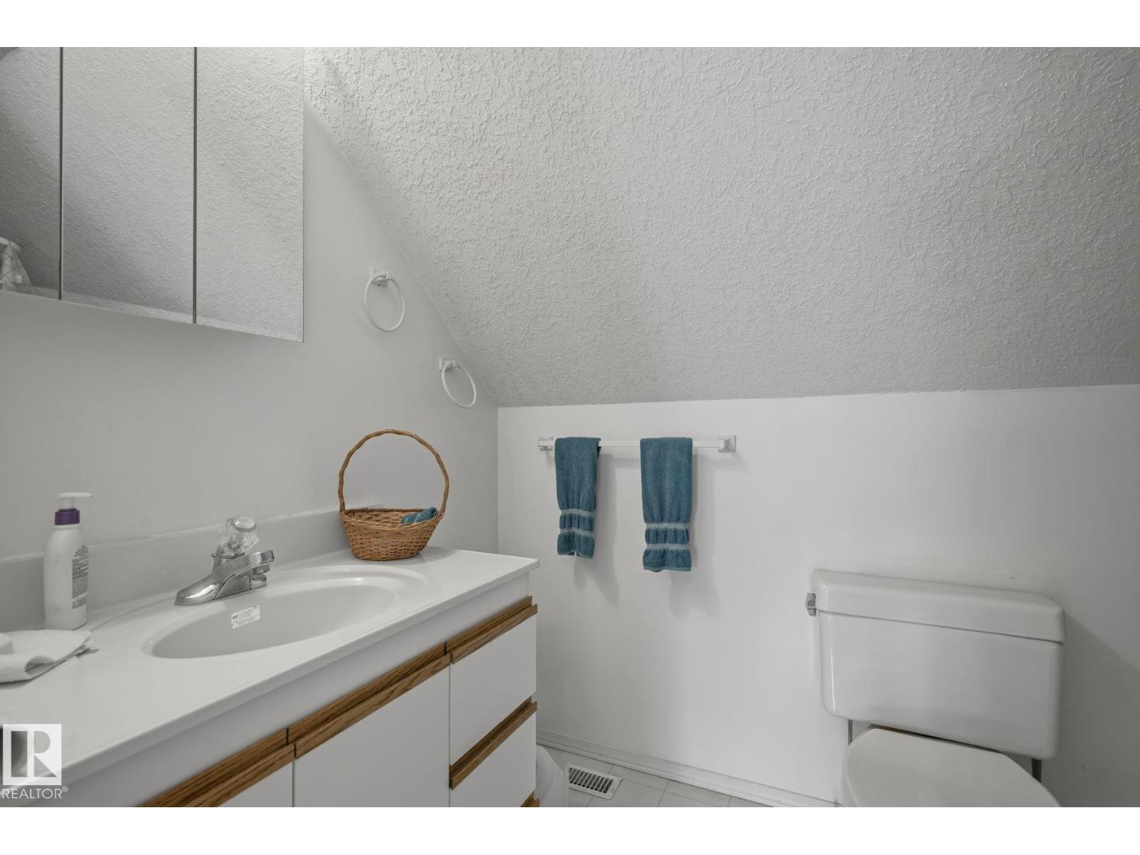 9 Martin RD - 54