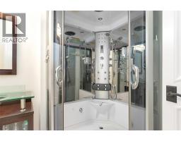 1981 Capistrano Drive, Kelowna, BC V1V2N1 Photo 28