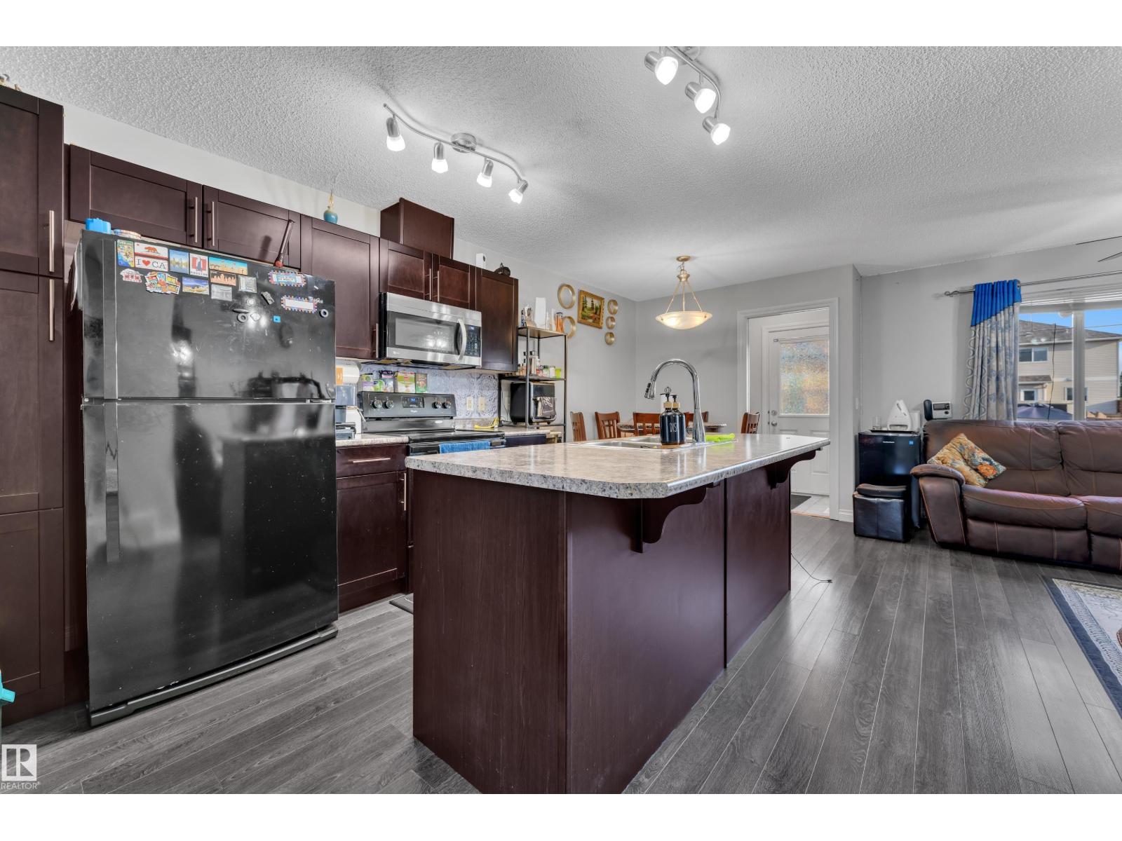 3127 16 AV NW - 9
