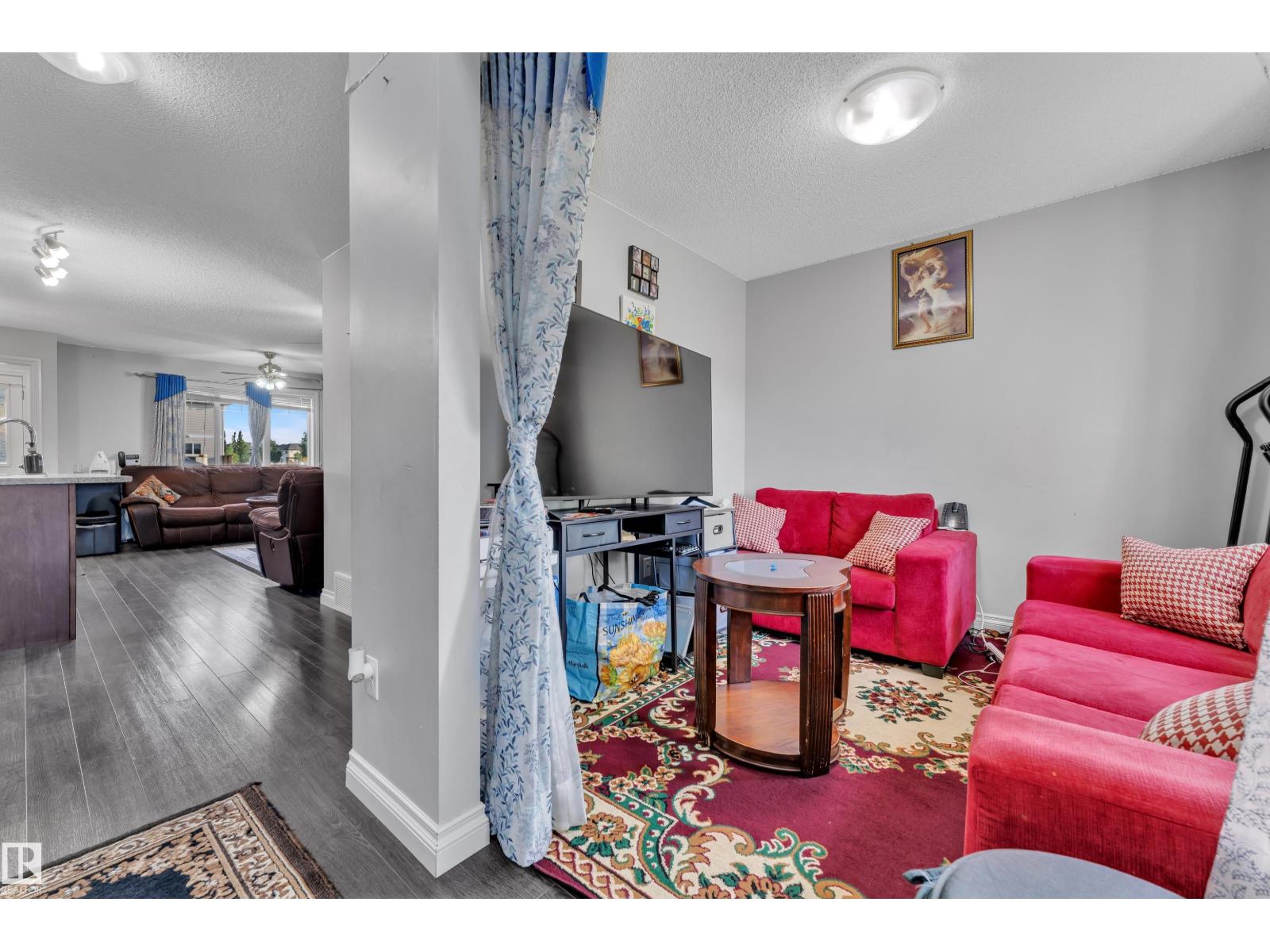 3127 16 AV NW - 6