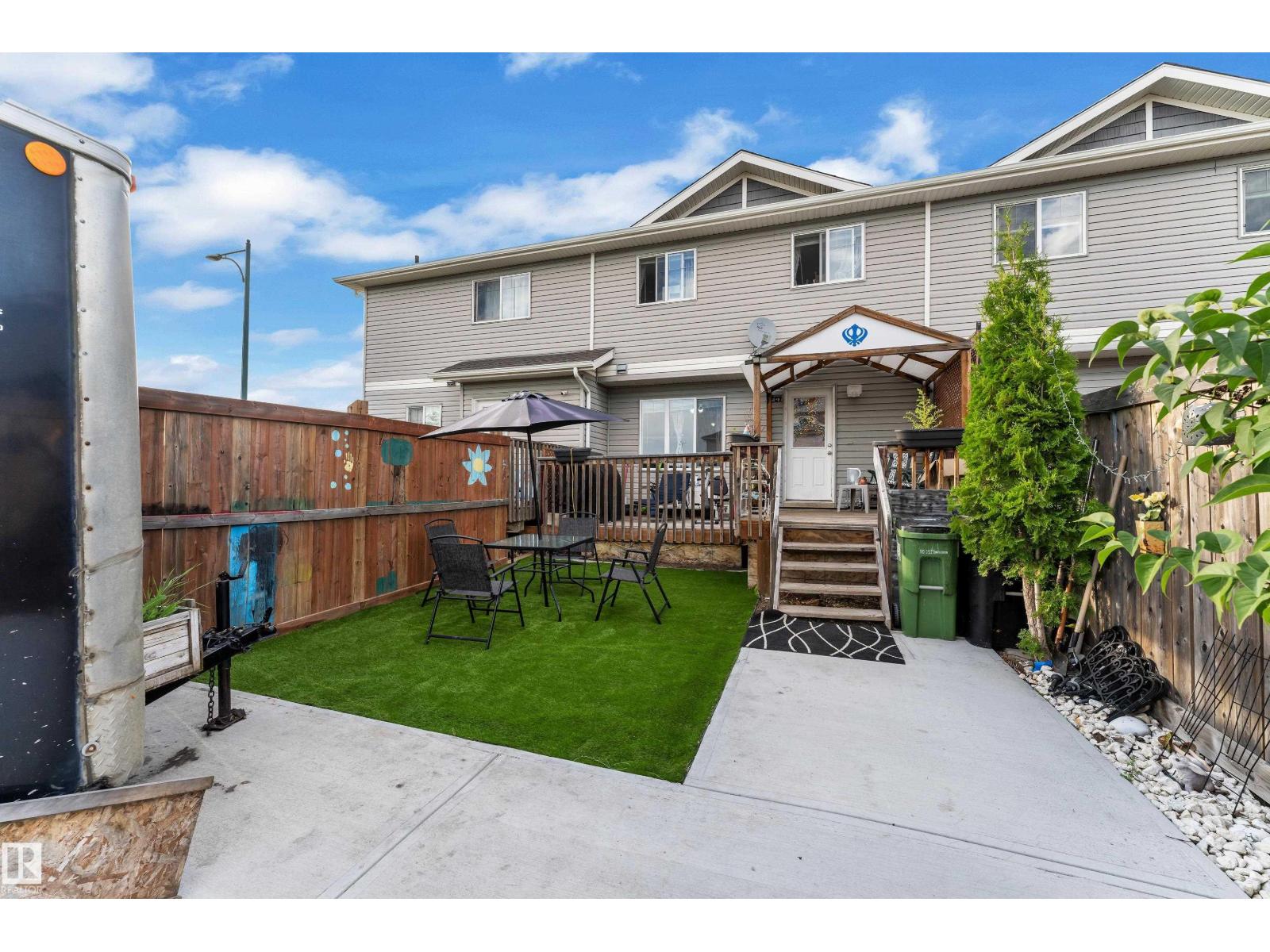 3127 16 AV NW - 31