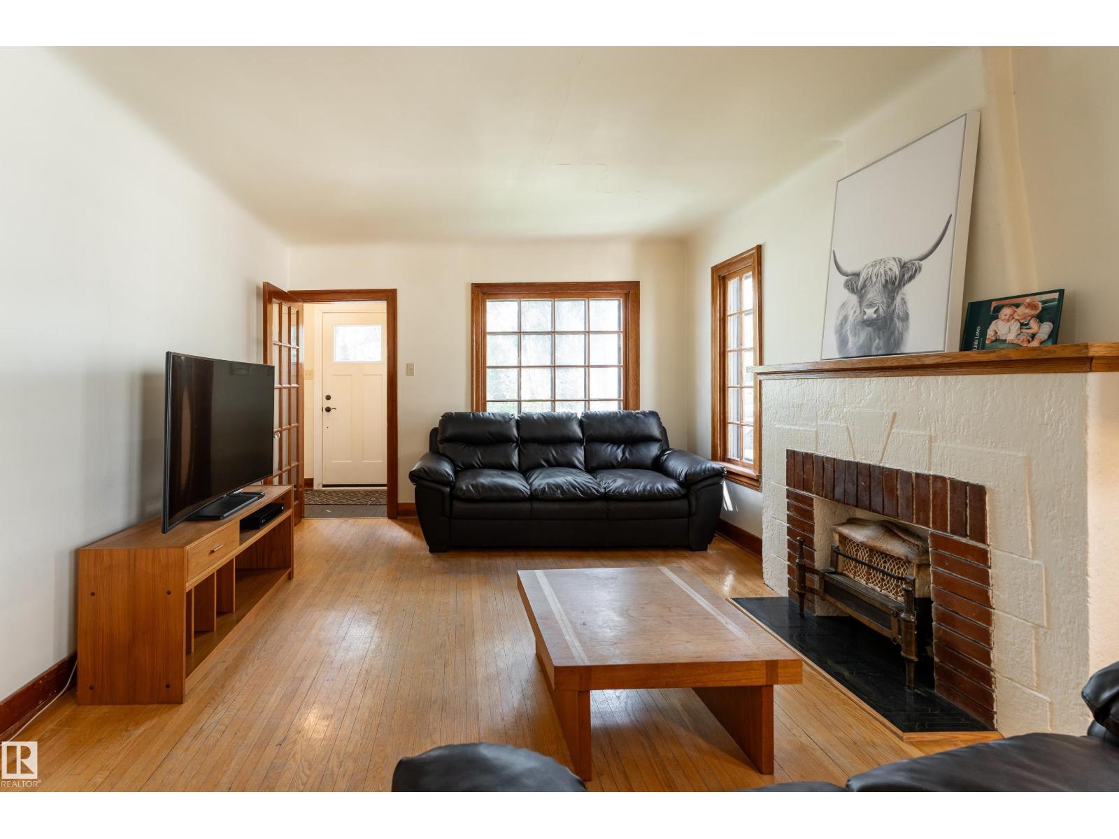 11108 81 AV NW - 15